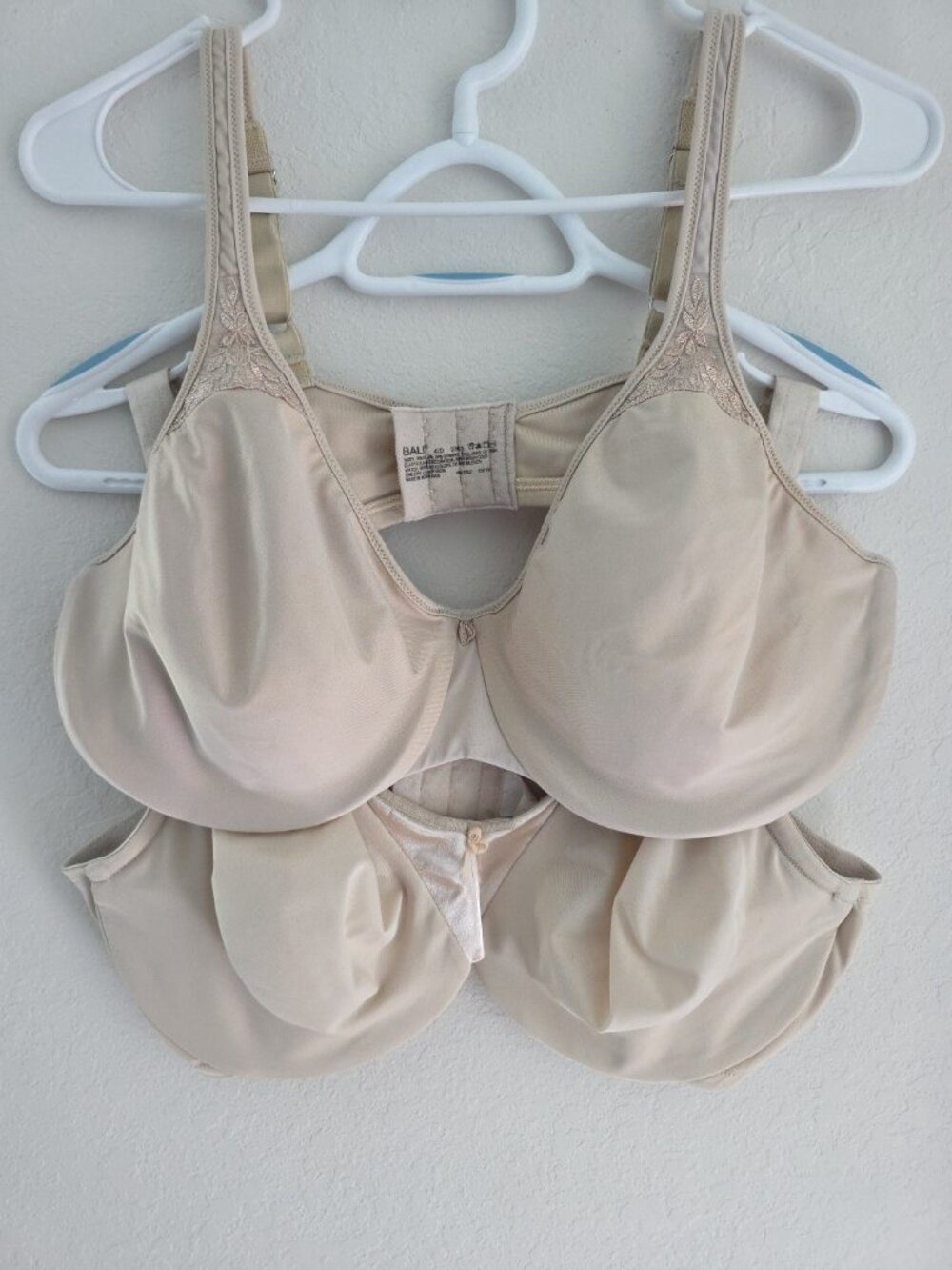 Lot 2 Womens Bras 42D Nude Bali Olga Full Coverage Underwire Support - Picture 6 of 11